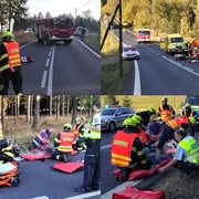 Při střetu s autem byl zraněn řidič motocyklu i jeho spolujezdec