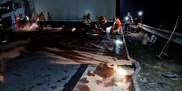 Dopravní nehoda kamionu na dálnici D5