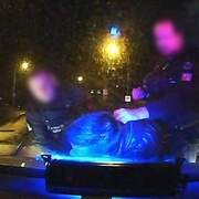 "Držím pachatele, držím pachatele, najednou koukám a držím už jen bundu!"