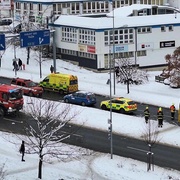 Jedenáctiletá dívenka vběhla přímo mezi jedoucí auta