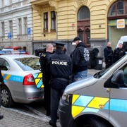Na demonstraci policisté zajistili muže s revolverem