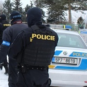Muž zaútočil na policistu