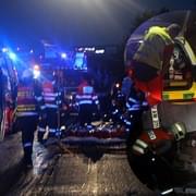 Velká nehoda, 8 zraněných, z toho 3 děti, 2 osoby transportuje vrtulník