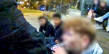 Nezletilý se dvěma promile řádil u vlakového nádraží