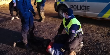 Výtržnosti u Rychtářky skončily rázným zákrokem policie