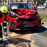 Při nehodě na Karlovarské byly zraněny dvě děti - aktualizováno