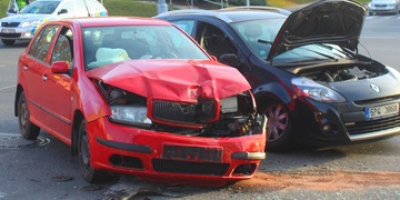 Dopravní nehoda se zraněním blokovala Rokycanskou