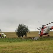 Čelní srážka vozů u Domažlic - na místo letěl vrtulník LZS