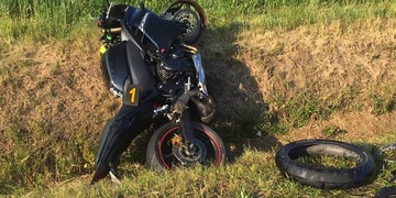 Střet motorky s autem si vyžádal těžké zranění