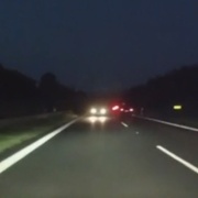 Velice zmatený řidič vyrazil po přivaděči v protisměru