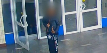 Starší turistka byla přepadena ihned po svém příjezdu do Česka