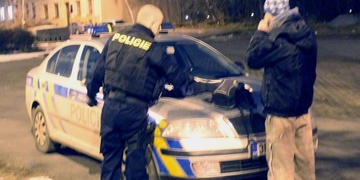 Debilbi a ti druzí...