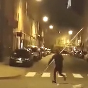 Fláknul po něm kebab a tak mu to vrátil trubkou