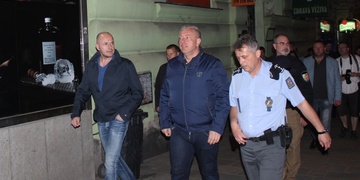 Ministr Chovanec, primátor Zrzavecký i policejní ředitel opět vedli razii na Americké