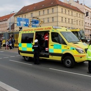 Dívku srazily hned dvě tramvaje najednou – , , 
