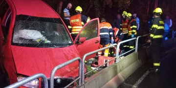 Opilý mladík za volantem vozu si zabil spolujezdce - oba byli Ukrajinci