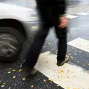 Srazil chodce na přechodu a z místa ujel
