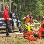 Pro vážně zraněného cyklistu musel letět vrtulník LZS