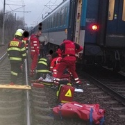 Střet vlaku s člověkem, na místě jeden mrtvý