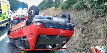 Dostal smyk a převrátil se vozem na střechu