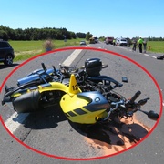 Motorkář zemřel při čelním střetu s náklaďákem