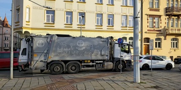 Vozidlo srazilo popeláře