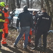 Pronásledování zfetovaného řidiče skončilo vážným zraněním