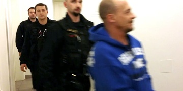 Tři muži šli do vazby, dva tam již jsou a pouze jeden bude vyšetřován na svobodě