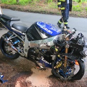 Havárie motocyklu do mostku
