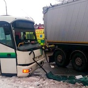 Srážka autobusu s kamionem