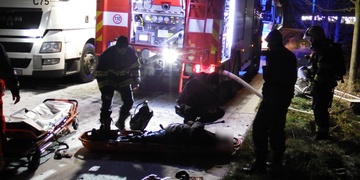 Oheň zachránil muži život, jiný ale zemřel