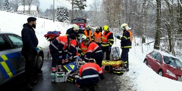 Hasiči použili automatizovaný externí defibrilátor a zachránili muži život