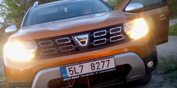 Prosím pomozte mi, na Roudné mi někdo ukradl auto