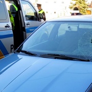 Řidič usnul a najel do skupiny lidí vystupujících z autobusu