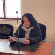“Járo, nezlob se, já musím,” řekla žena těsně před tím, než začala starce rdousit