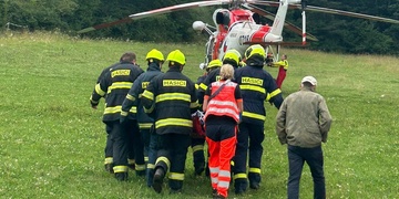 Ženu kopl a vážně zranil kůň