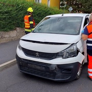 Řidička bez platného řidičského oprávnění způsobila nehodu a zranila dvě osoby