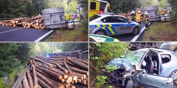 Vysypané klády zasáhly auto