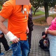 Zásnuby oslavili orálním sexem v parku