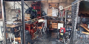 Opravdu dobrá práce hasičů zachránila dům v Čemínech