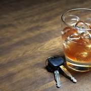 Půjčit auto opilému vás může vyjít hodně draho