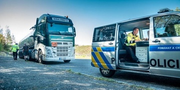 Řidič kamionu musel zaplatit nejvyšší možnou kauci - sto tisíc korun