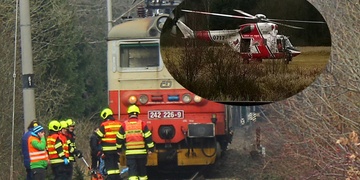 Vlak u Přeštic přejel muže, který si dobrovolně lehl na koleje