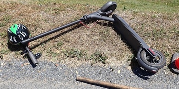 Střet auta s dítětem jedoucím na elektrokoloběžce