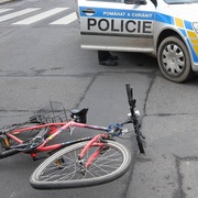 V Nýřanech srazilo vozidlo cyklistku