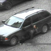 Dva mladíci si vybíjeli zlost na zaparkovaných autech