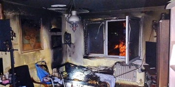 Během nočního požáru v Plzni zemřel muž narozený v roce 1955