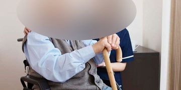 Místo pečovatelky hyenou