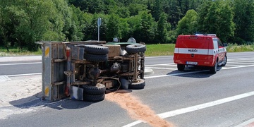 Střet multikáry s kamionem