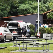 V Plzni na hřišti bylo nalezeno nahé lidské tělo